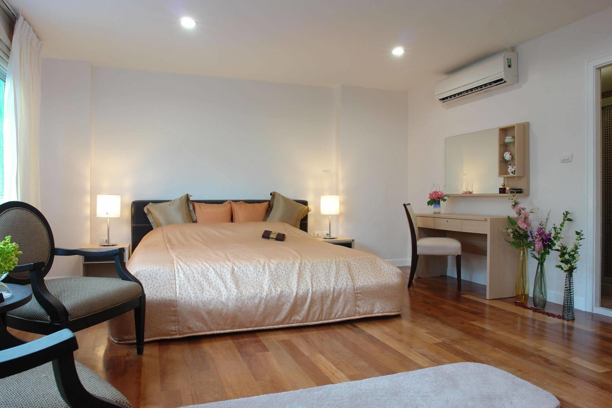 Nara Suite Residence Бангкок Екстер'єр фото