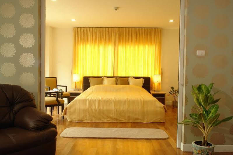 Nara Suite Residence Бангкок Екстер'єр фото